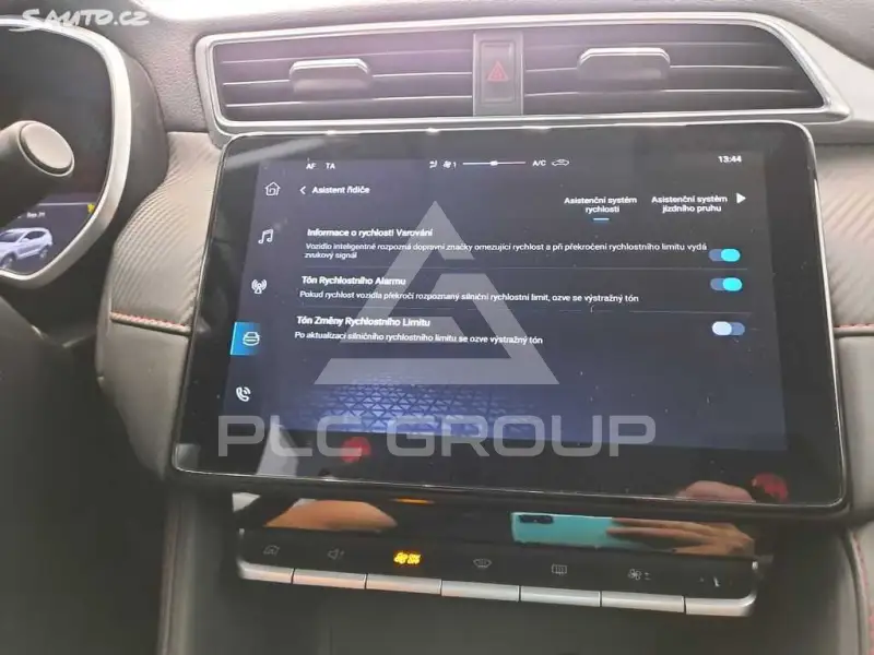2025 MG ZS