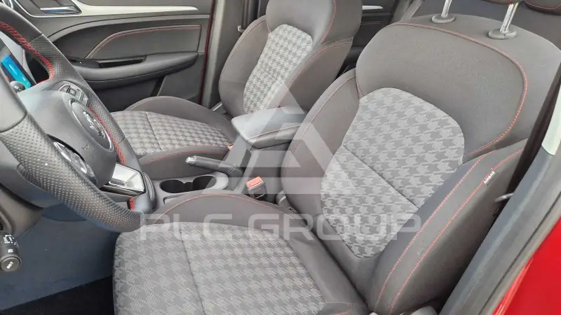 2025 MG ZS