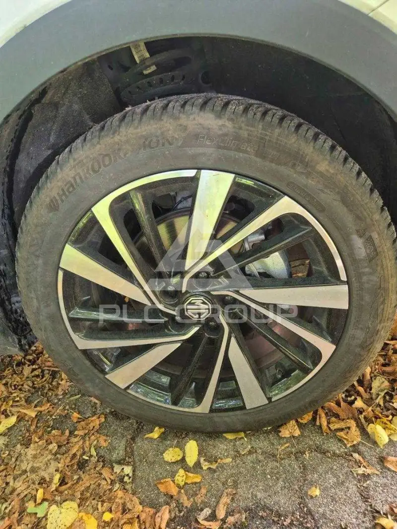 2025 MG ZS