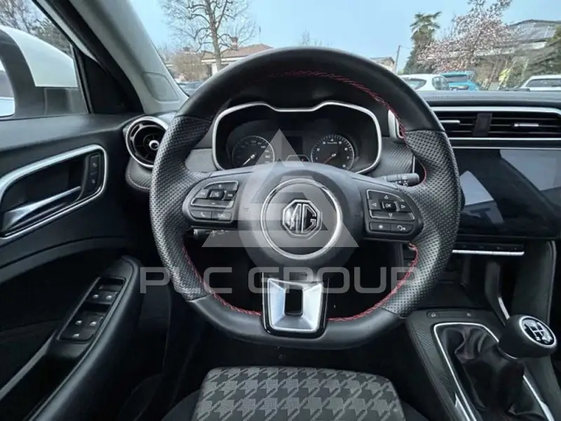 2025 MG ZS