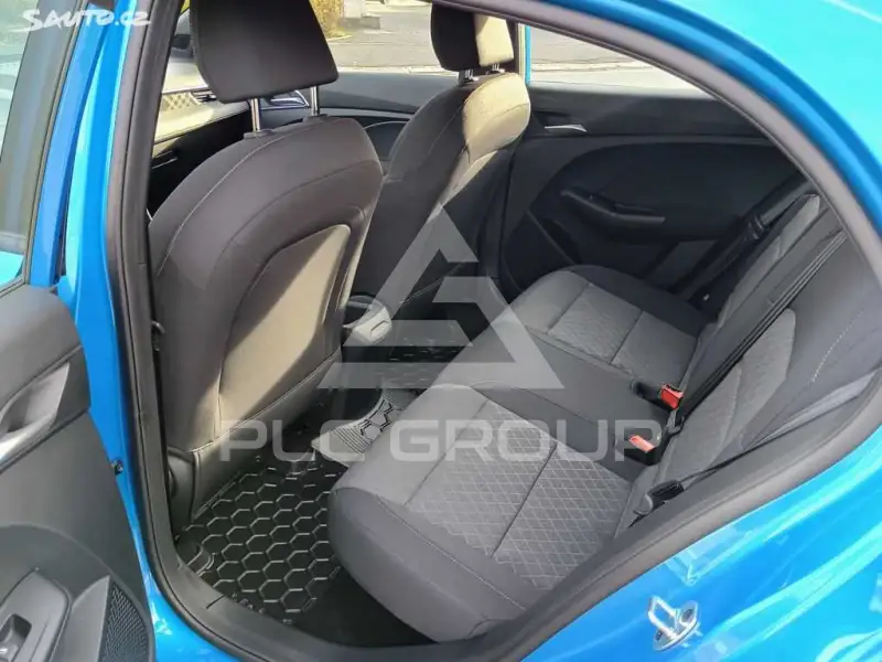 2025 MG MG3