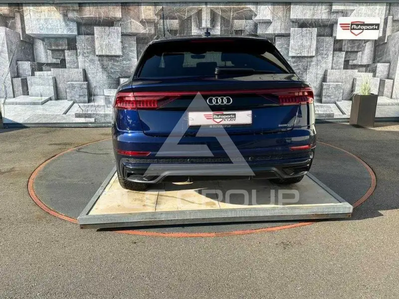 2025 Audi Q8