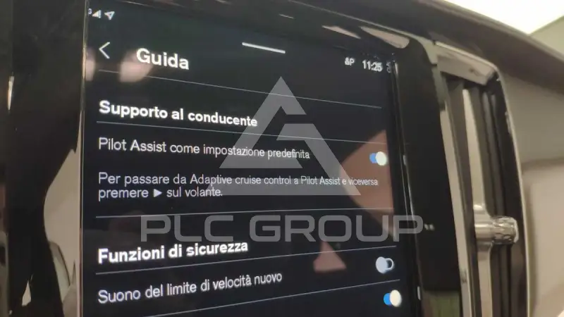 2025 Volvo S90