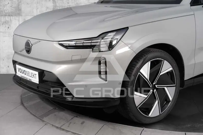 2025 Volvo EX 90