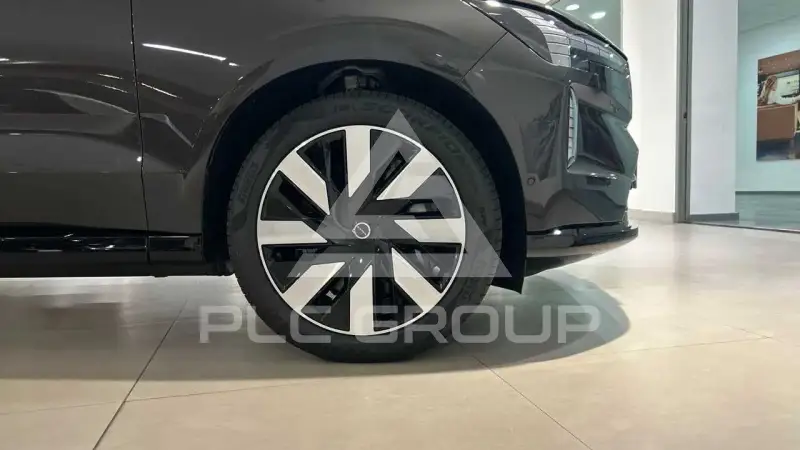 2025 Volvo EX 90