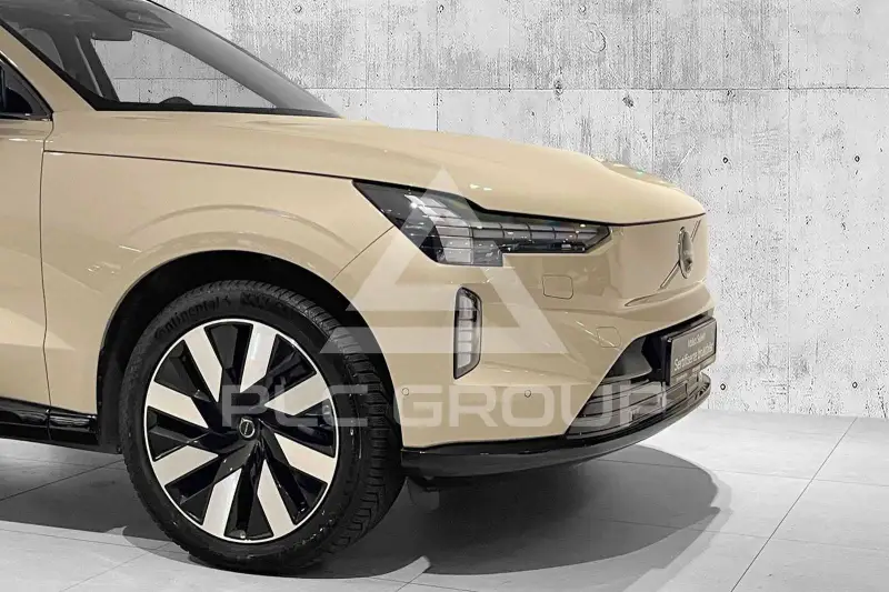 2025 Volvo EX 90