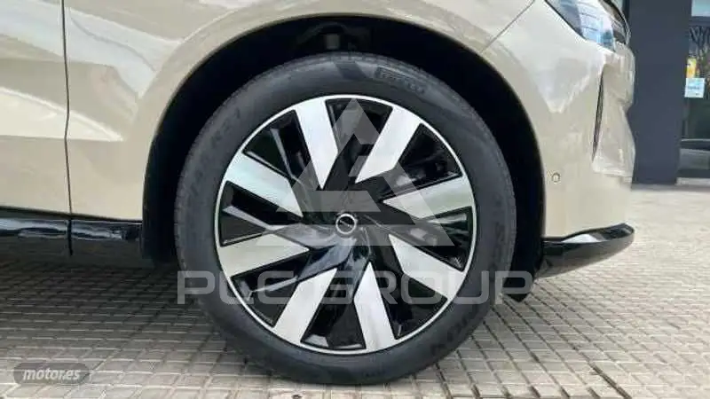 2025 Volvo EX 90