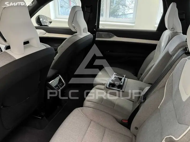 2025 Volvo EX 90