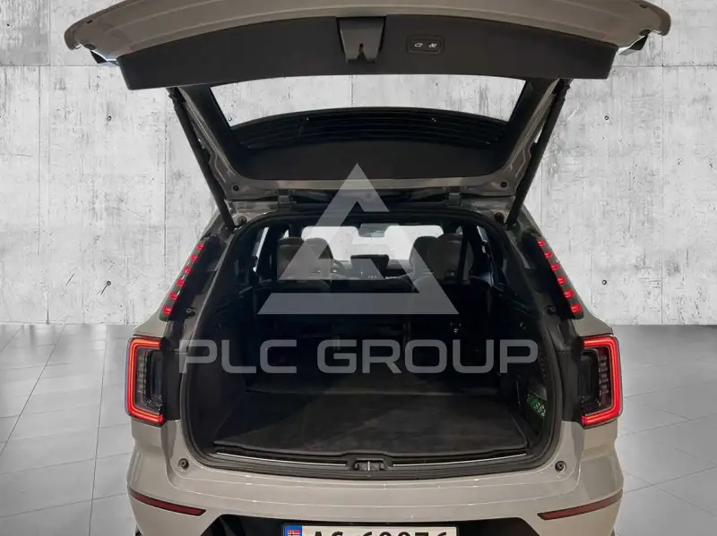 2025 Volvo EX 90