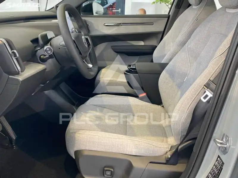 2025 Volvo EX 30
