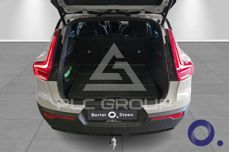 2025 Volvo EX 40