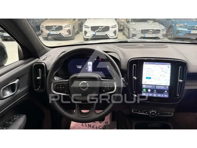 2025 Volvo EX 40