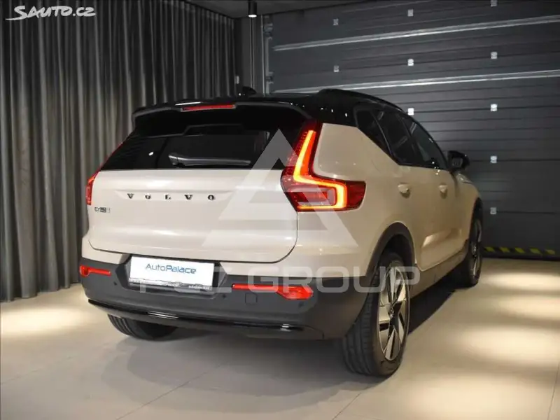 2025 Volvo EX 40