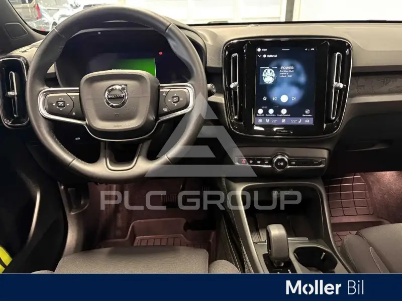 2025 Volvo EX 40