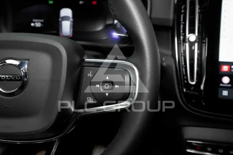 2025 Volvo EX 40