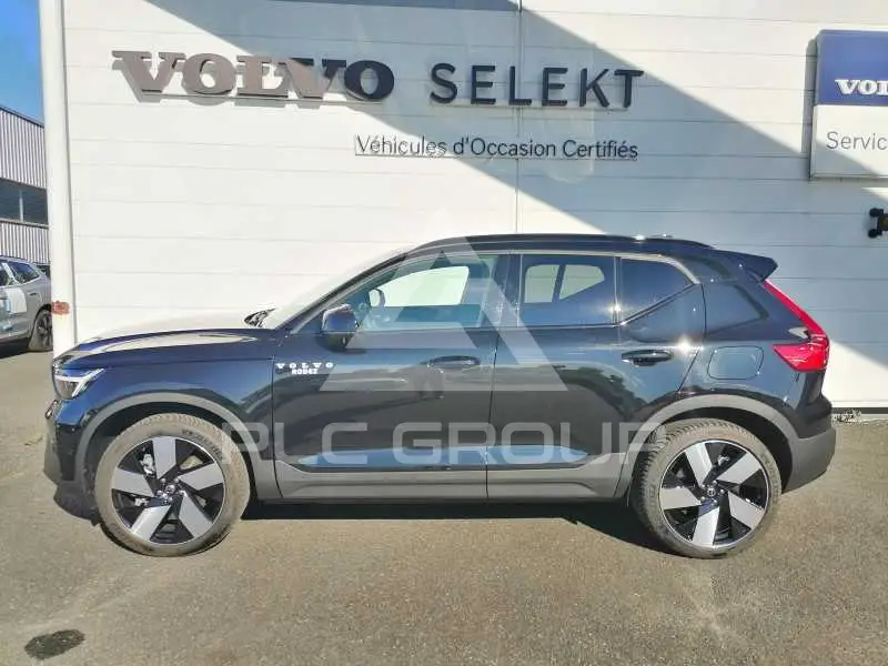 2025 Volvo EX 40
