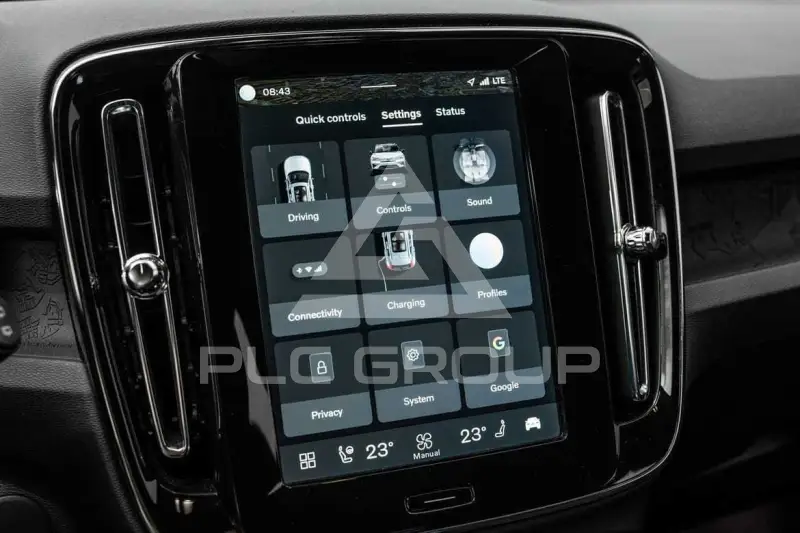 2025 Volvo EX 40