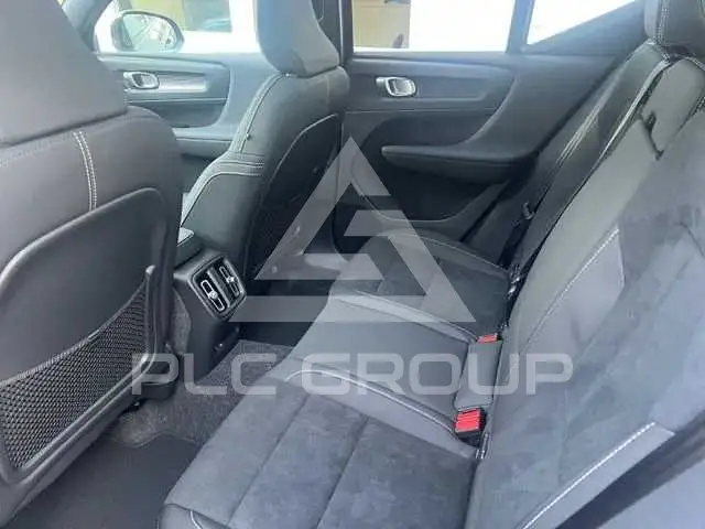 2025 Volvo EX 40