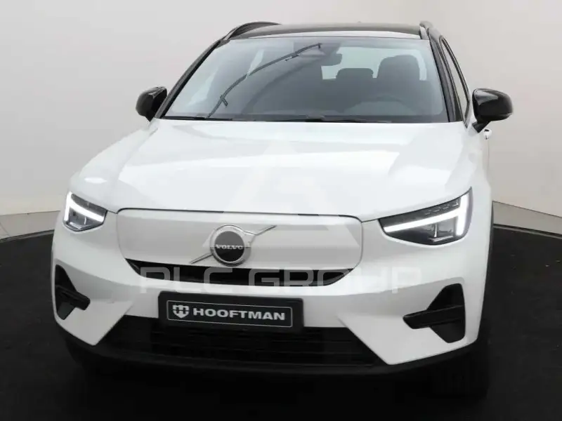 2025 Volvo EX 40