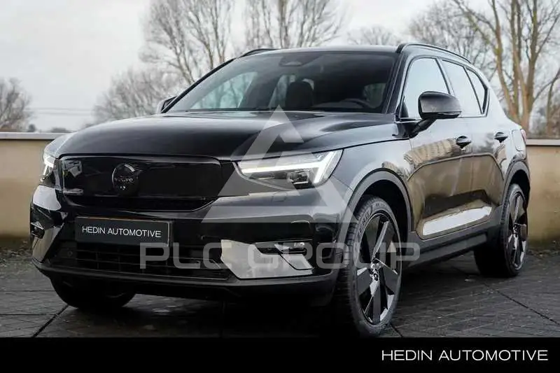 2025 Volvo EX 40