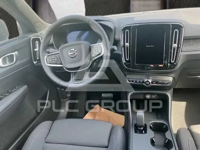 2025 Volvo EX 40