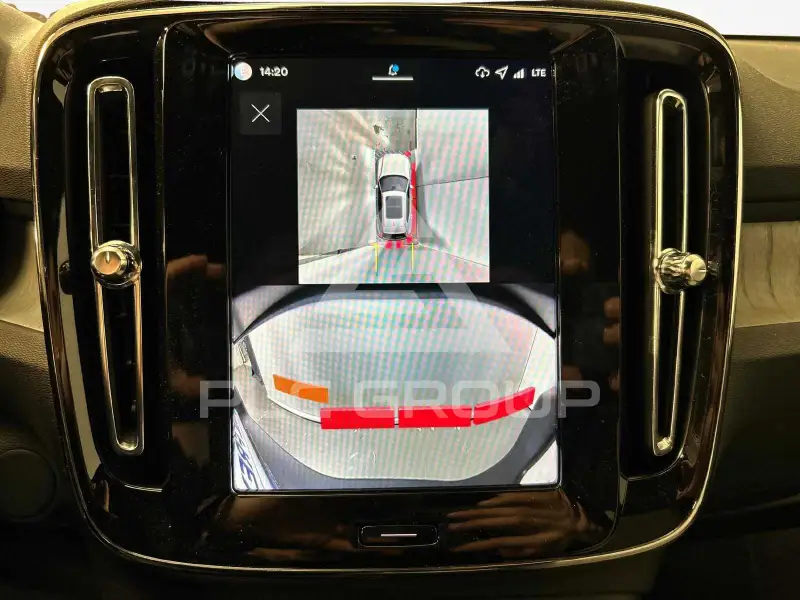2025 Volvo EX 40