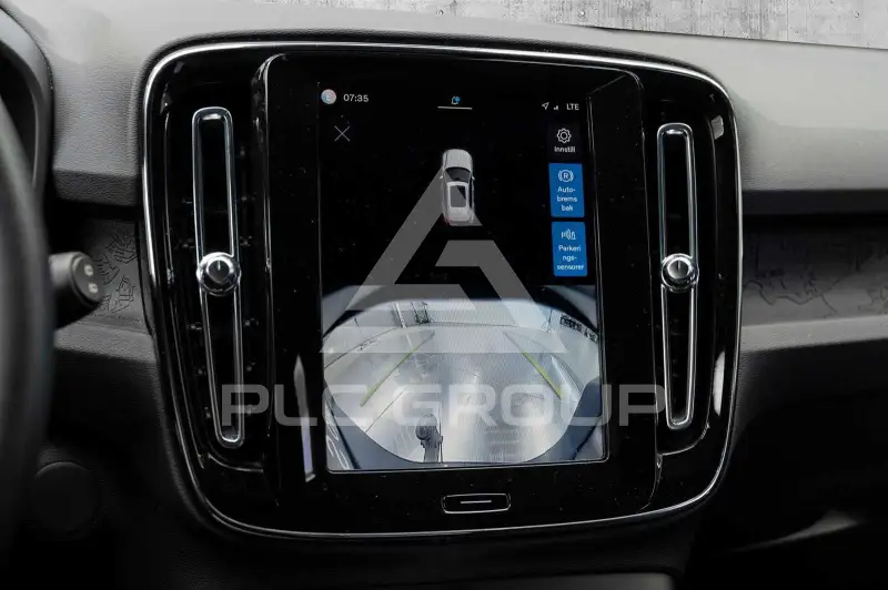 2025 Volvo EX 40