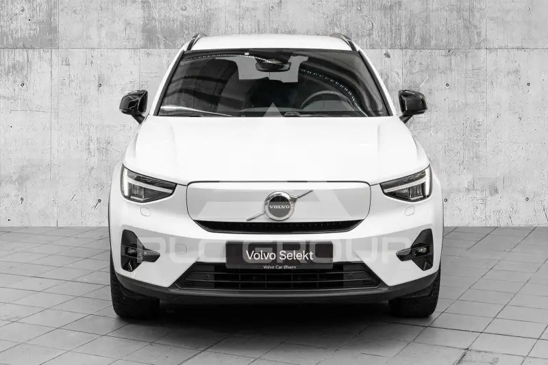 2025 Volvo EX 40