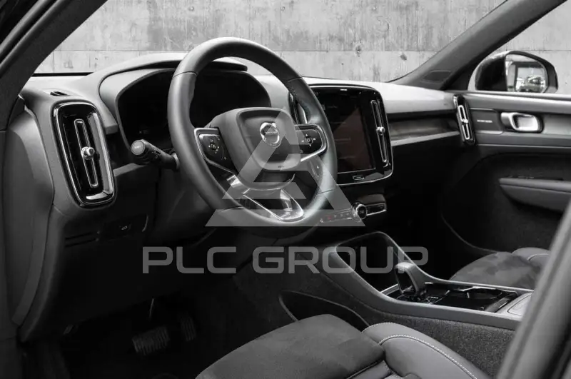 2025 Volvo EX 40
