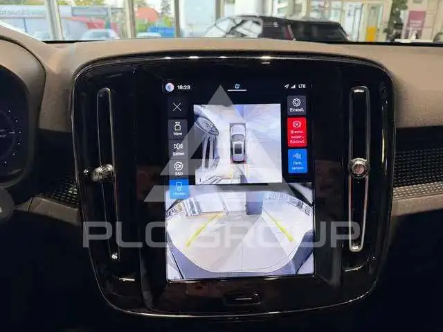 2025 Volvo EX 40