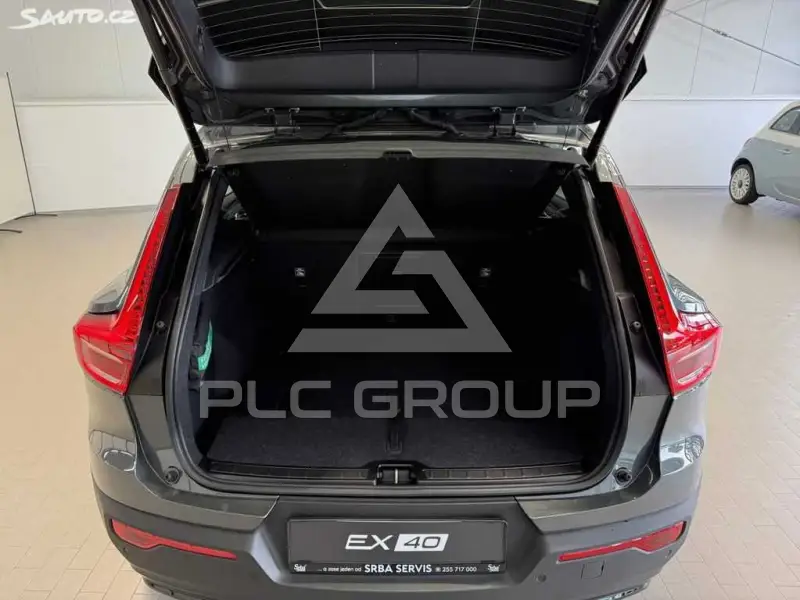 2025 Volvo EX 40