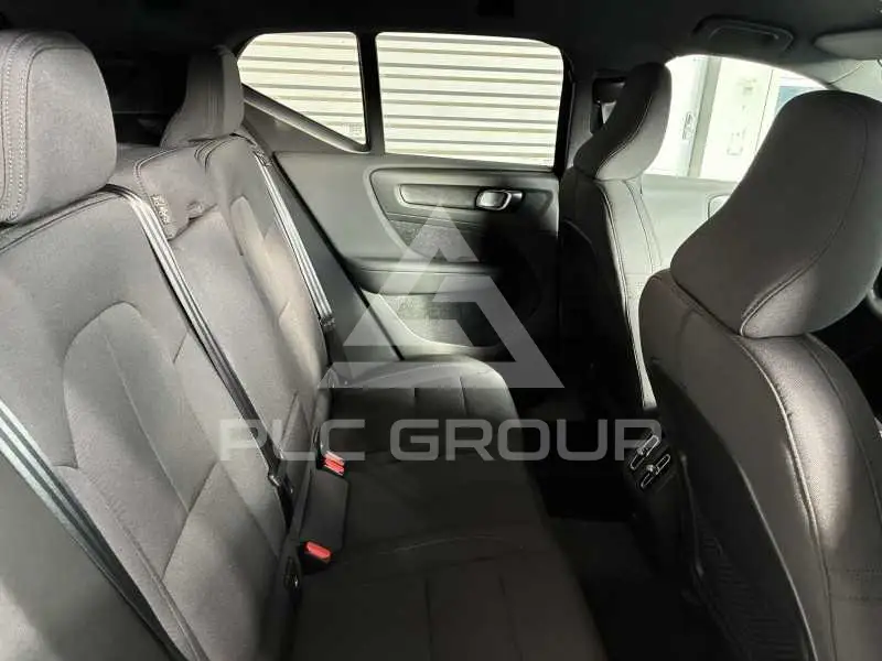 2025 Volvo EX 40