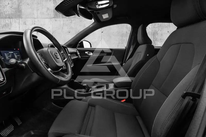 2025 Volvo EX 40