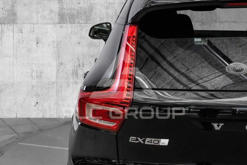 2025 Volvo EX 40