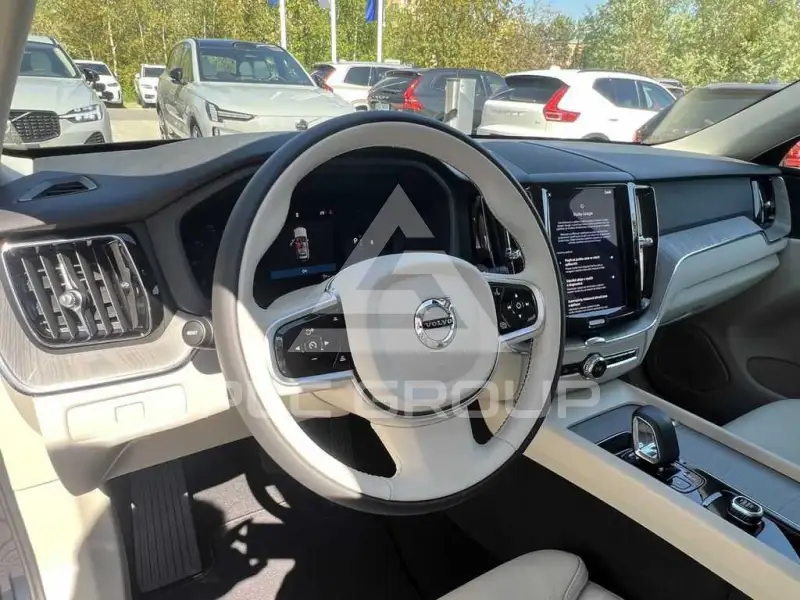 2025 Volvo XC60