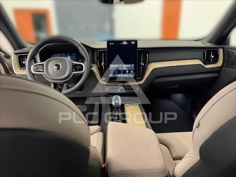 2025 Volvo XC60