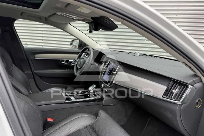 2025 Volvo V90