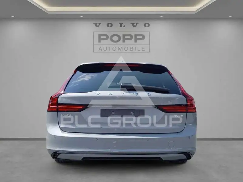 2025 Volvo V90