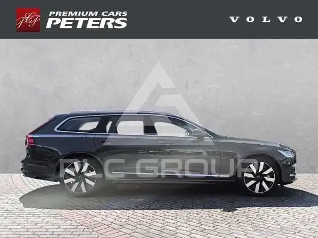 2025 Volvo V90