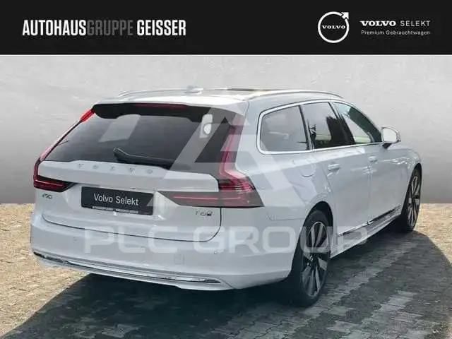 2025 Volvo V90