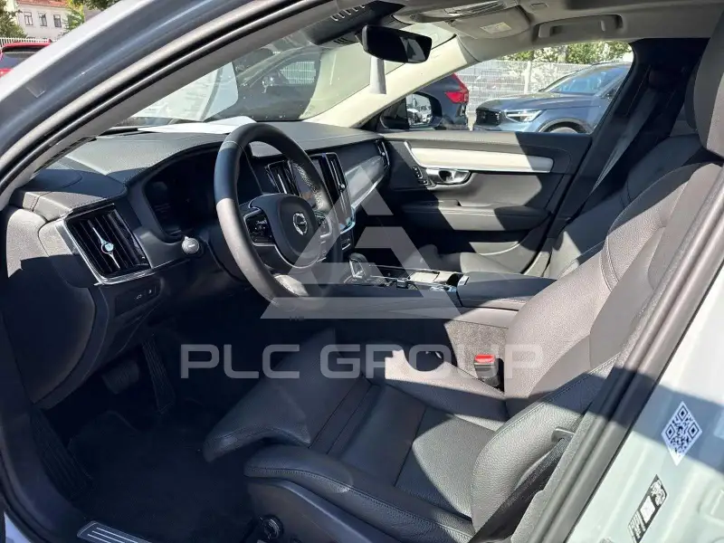 2025 Volvo V90