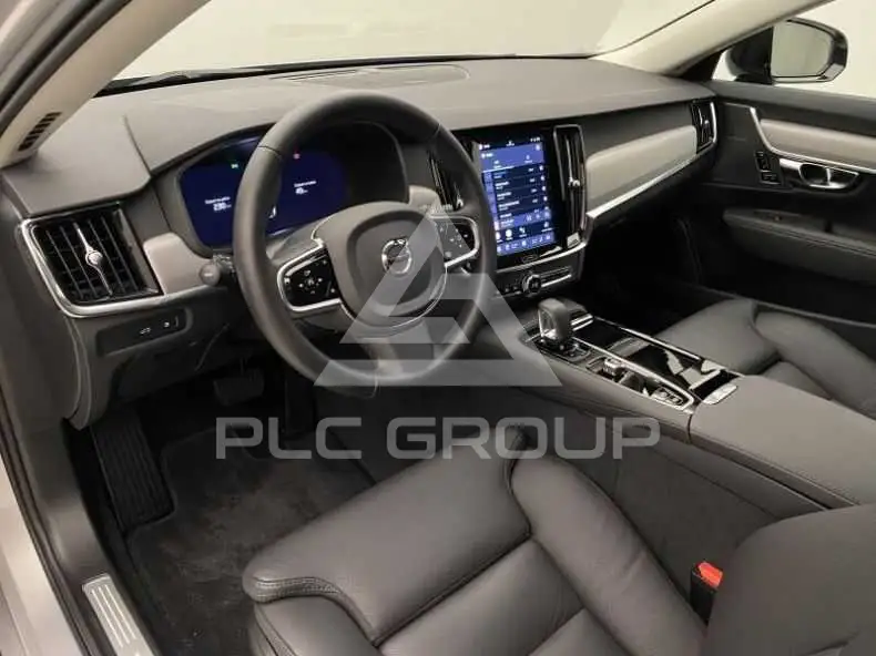 2025 Volvo V90