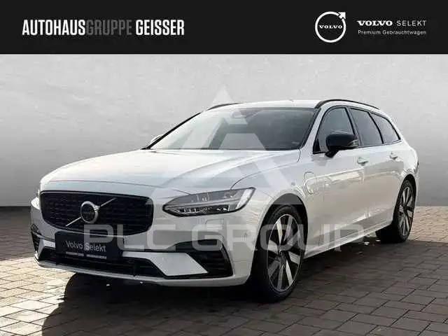 2025 Volvo V90