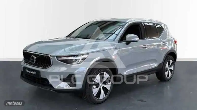 2025 Volvo XC40