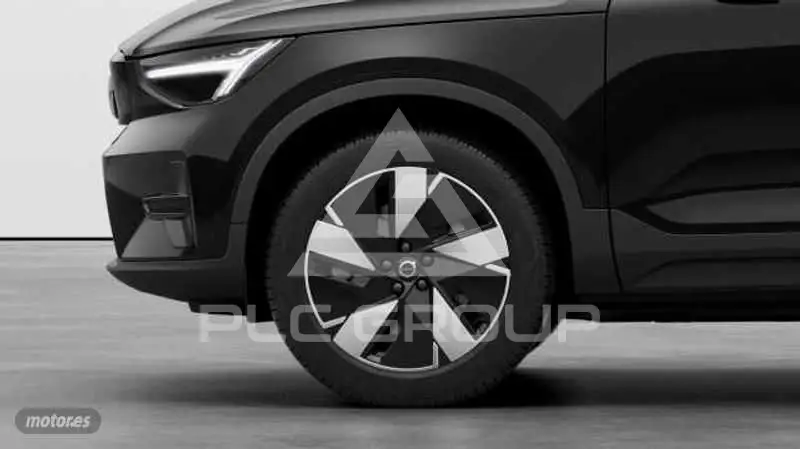 2025 Volvo XC40