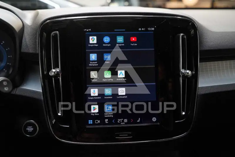 2025 Volvo XC40