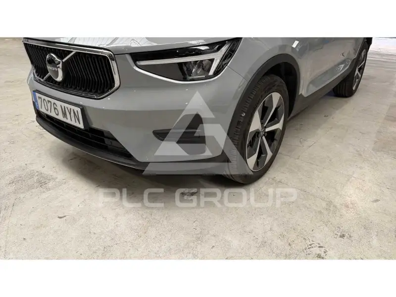 2025 Volvo XC40