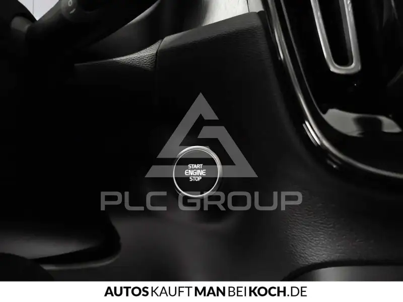 2025 Volvo XC40