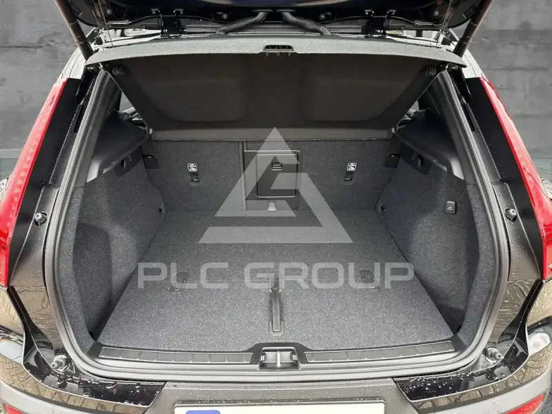 2025 Volvo XC40