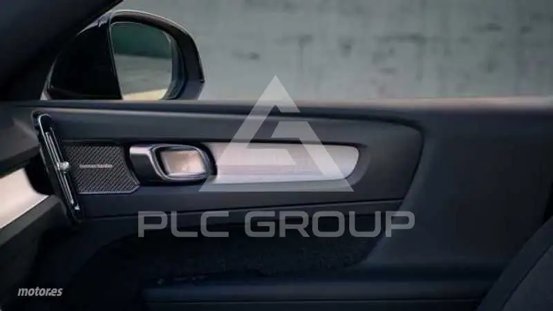 2025 Volvo XC40